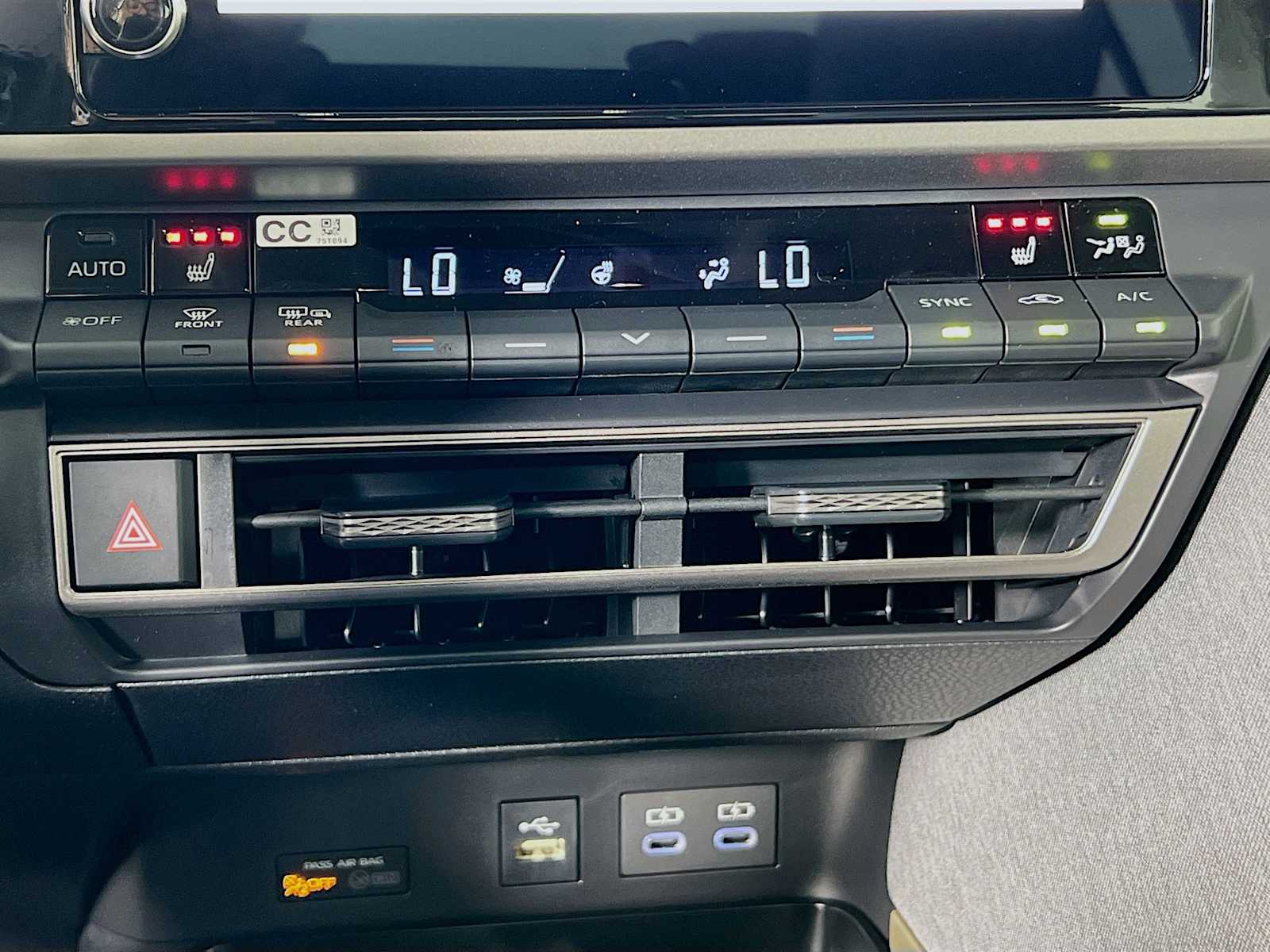 2026 Toyota Camry LE - Photo 10