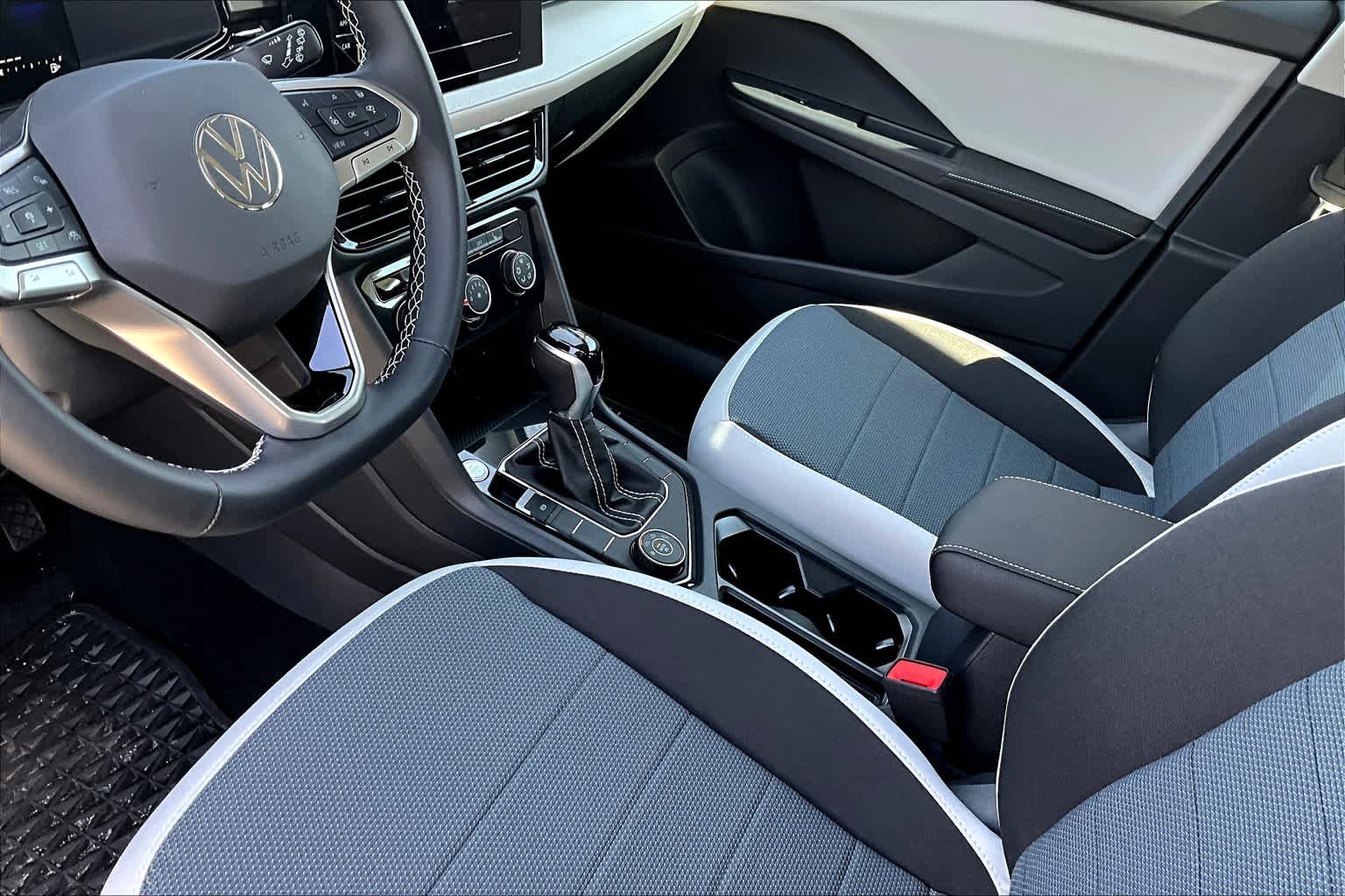 2025 Volkswagen Taos S - Photo 14
