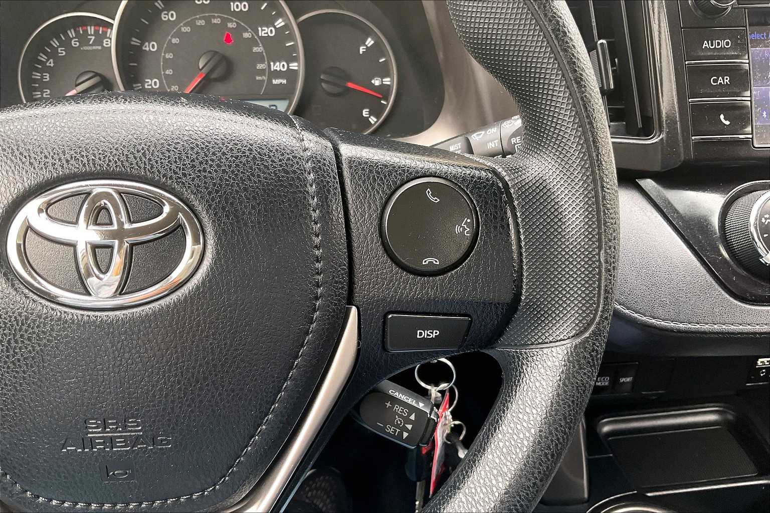 2016 Toyota RAV4 LE - Photo 23