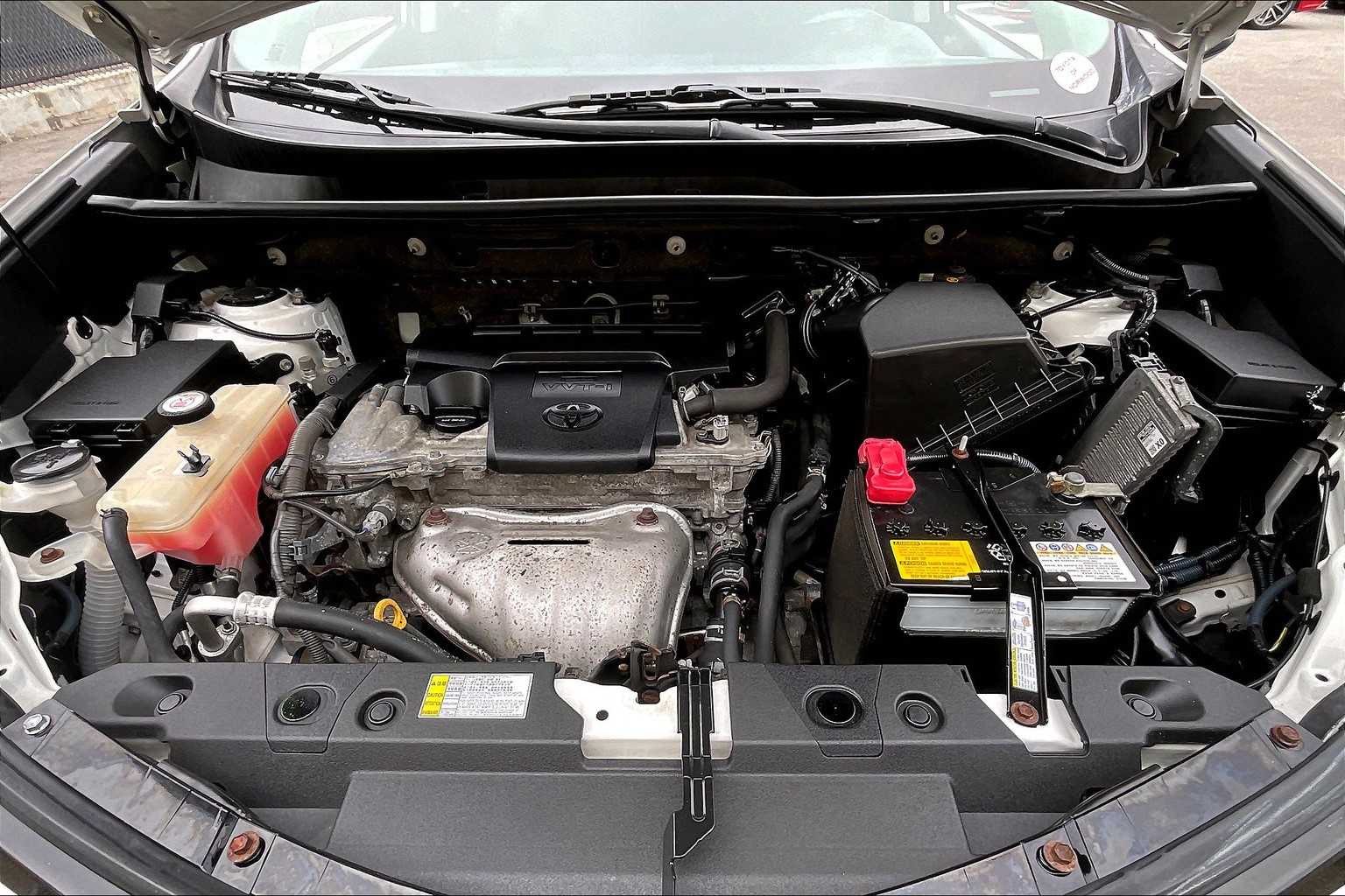 2016 Toyota RAV4 LE - Photo 28