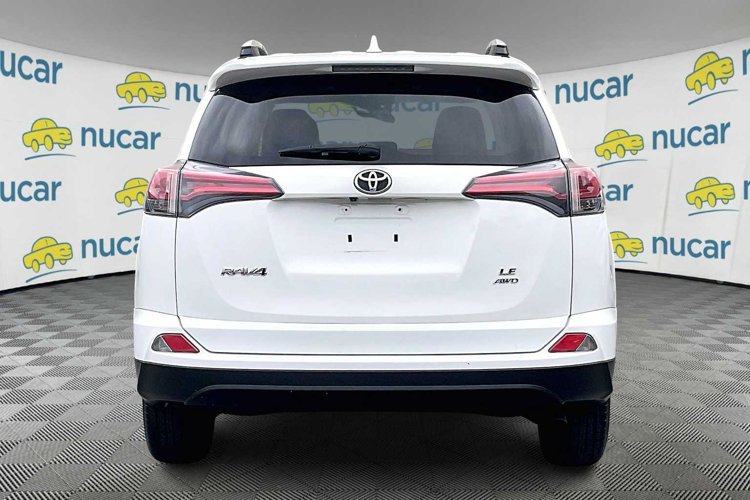 2016 Toyota RAV4 LE - Photo 5