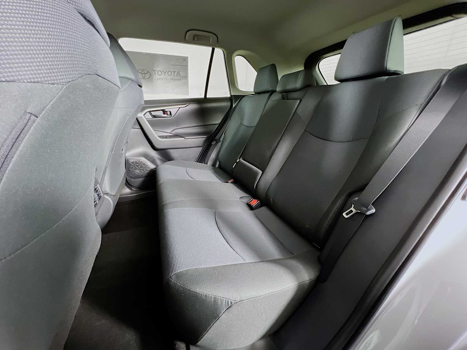 2025 Toyota RAV4 LE - Photo 13