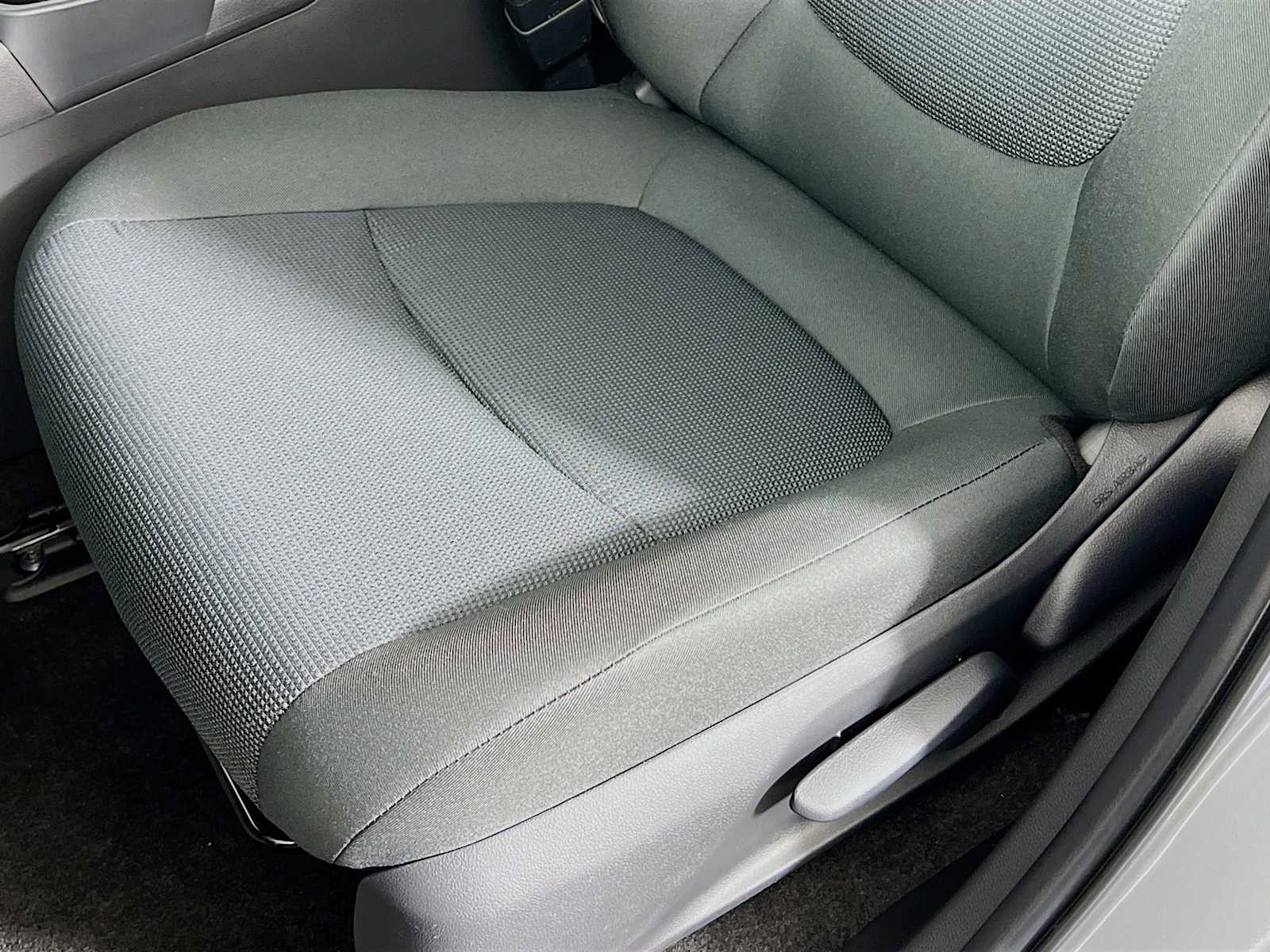 2025 Toyota RAV4 LE - Photo 17