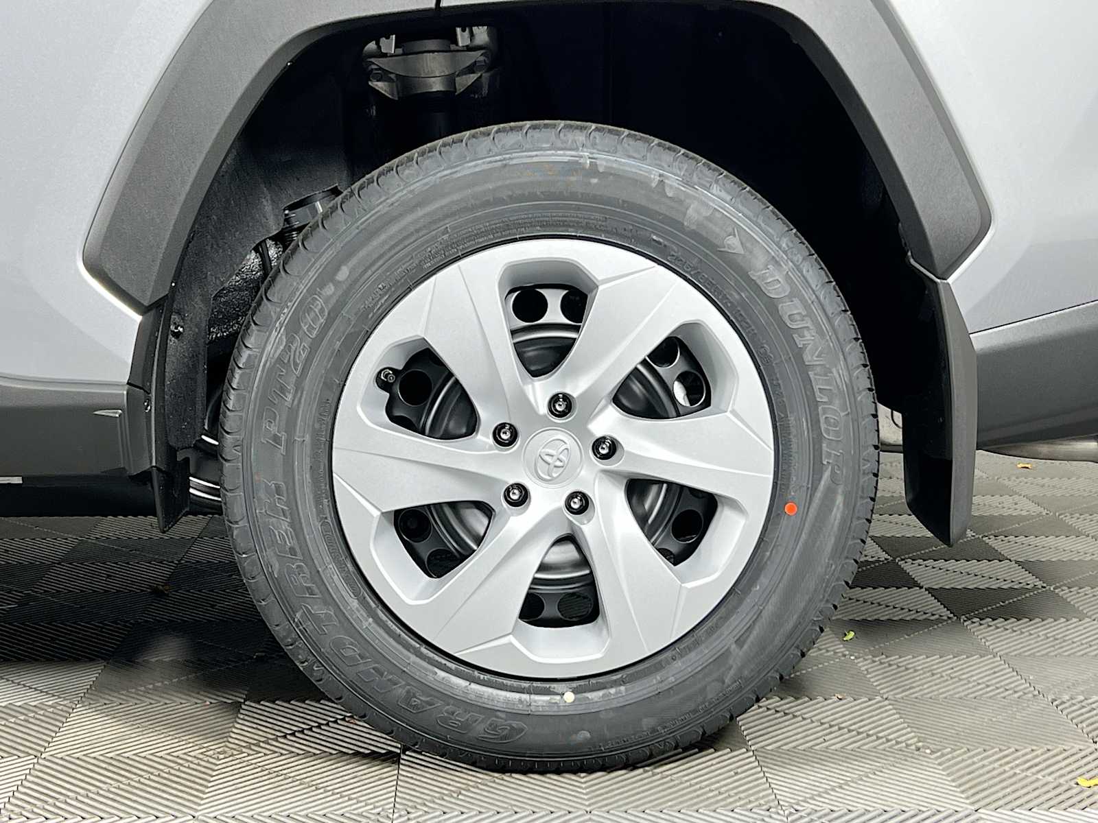 2025 Toyota RAV4 LE - Photo 19