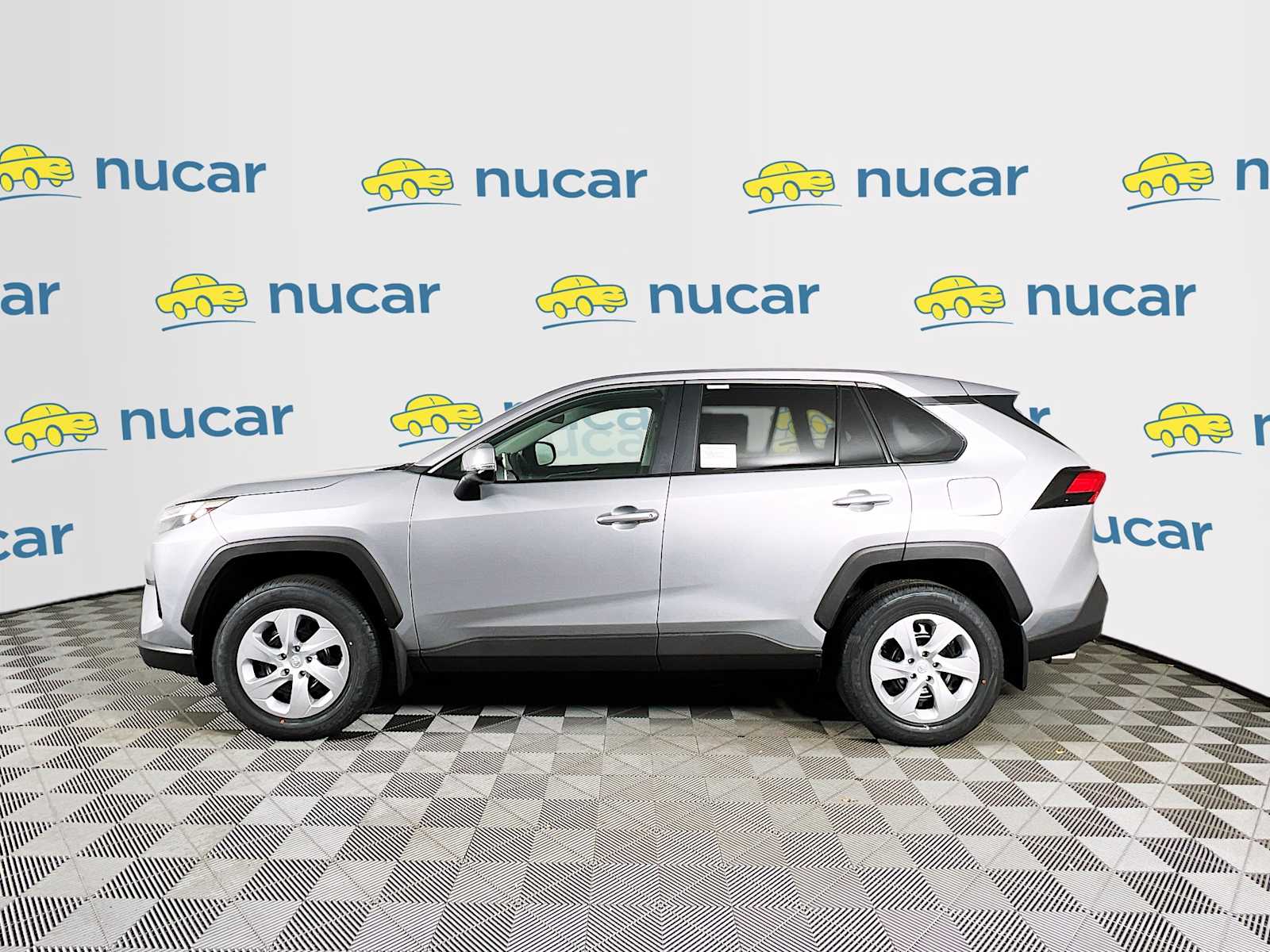 2025 Toyota RAV4 LE - Photo 3