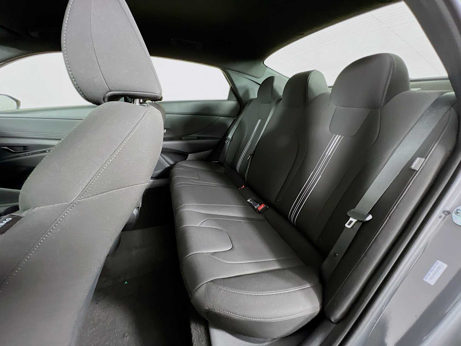 2025 Hyundai Elantra SEL Sport - Photo 13