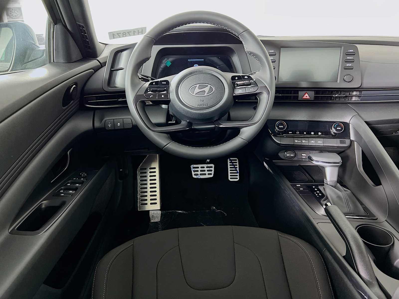 2025 Hyundai Elantra SEL Sport - Photo 14