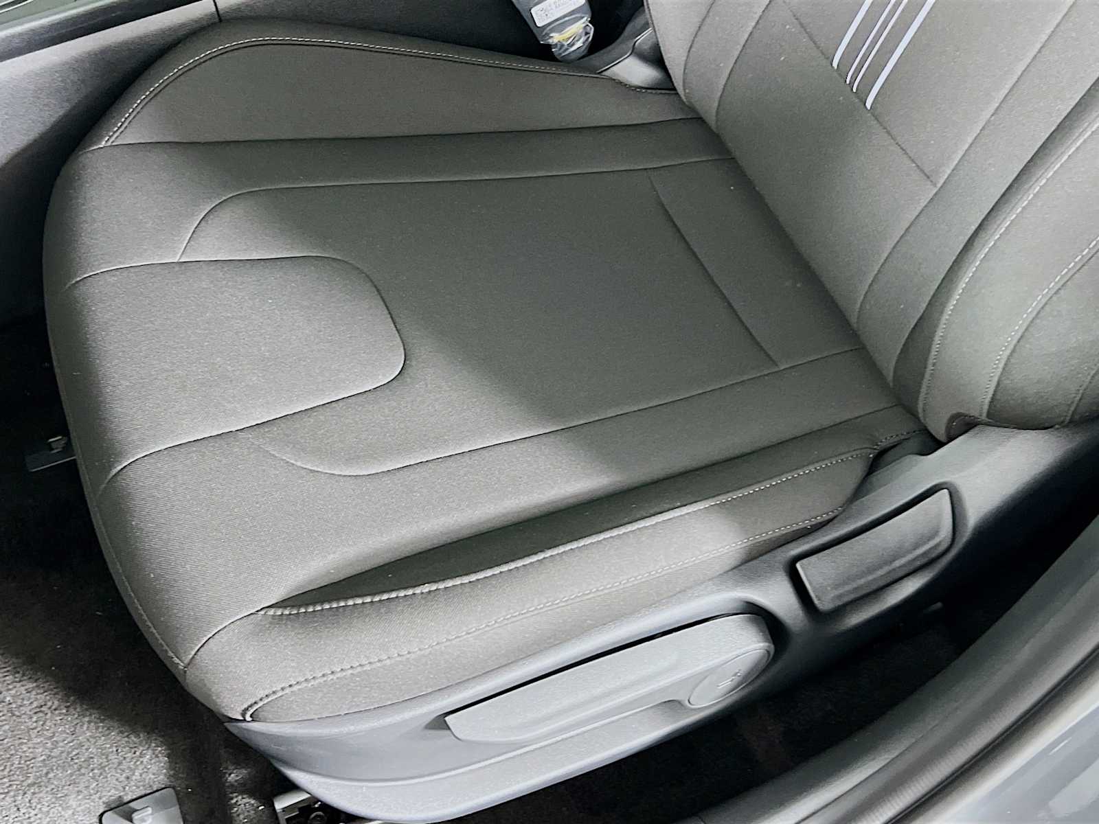 2025 Hyundai Elantra SEL Sport - Photo 16