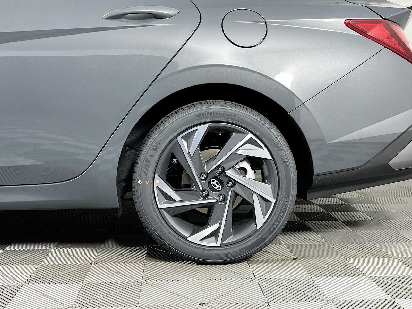 2025 Hyundai Elantra SEL Sport - Photo 18