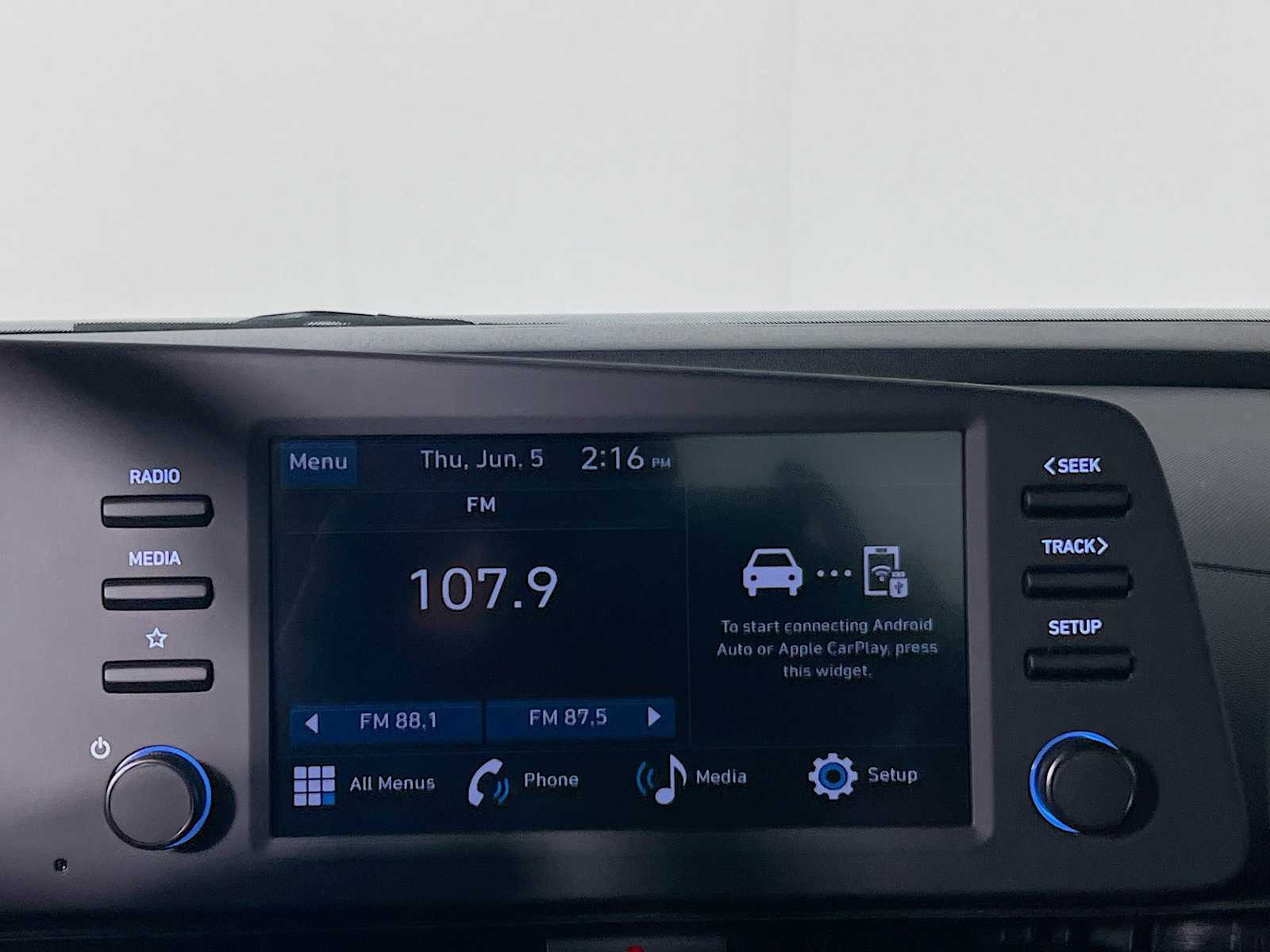 2025 Hyundai Elantra SEL Sport - Photo 8