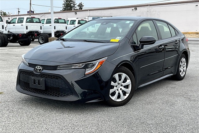 2022 Toyota Corolla LE - Photo 2