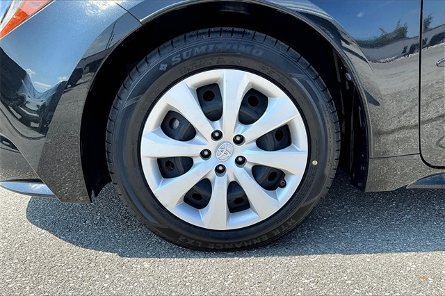2022 Toyota Corolla LE - Photo 7