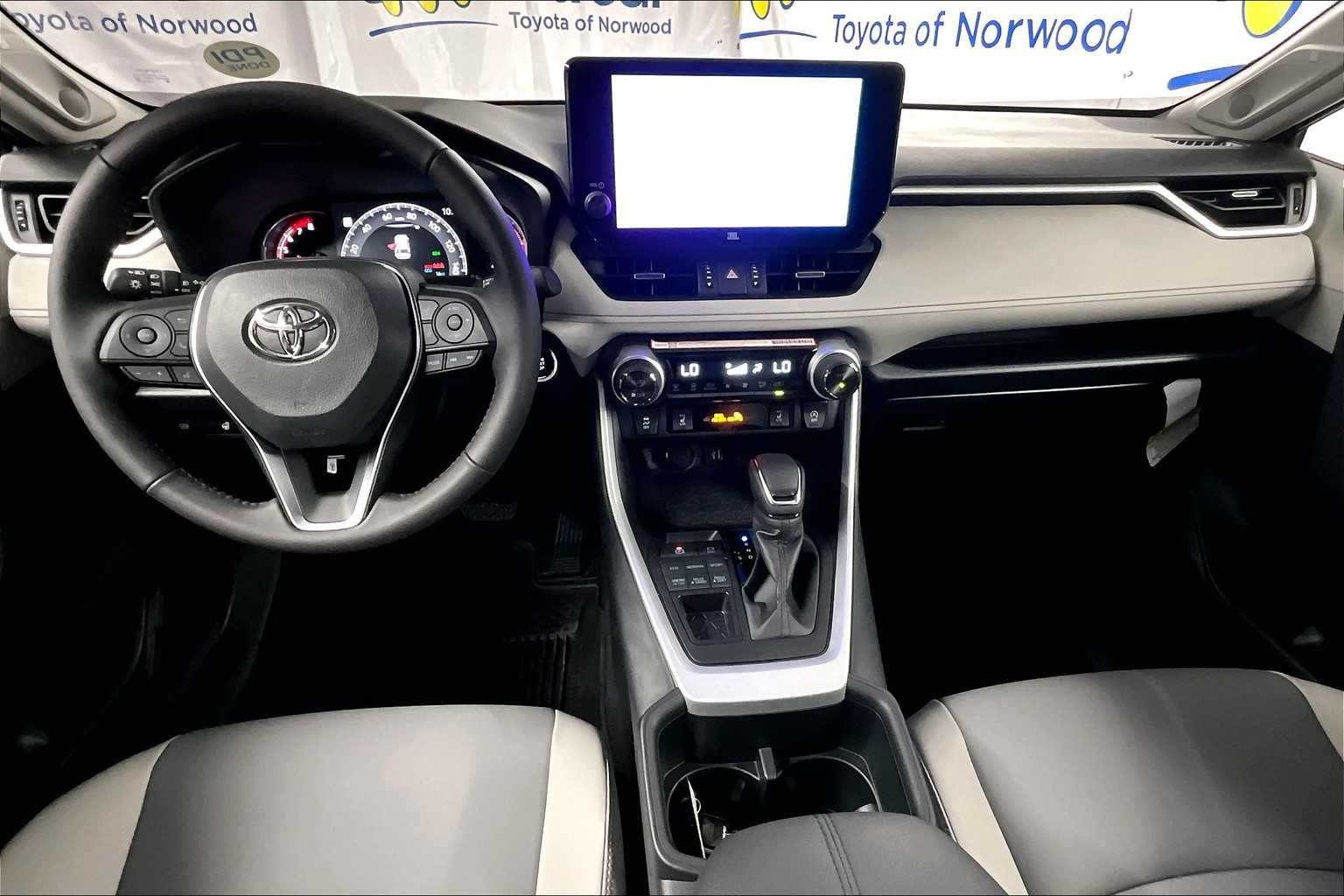 2025 Toyota RAV4 XLE Premium - Photo 12