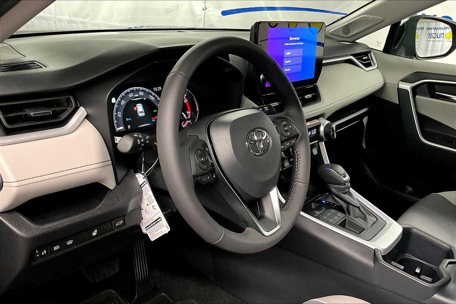 2025 Toyota RAV4 XLE Premium - Photo 9