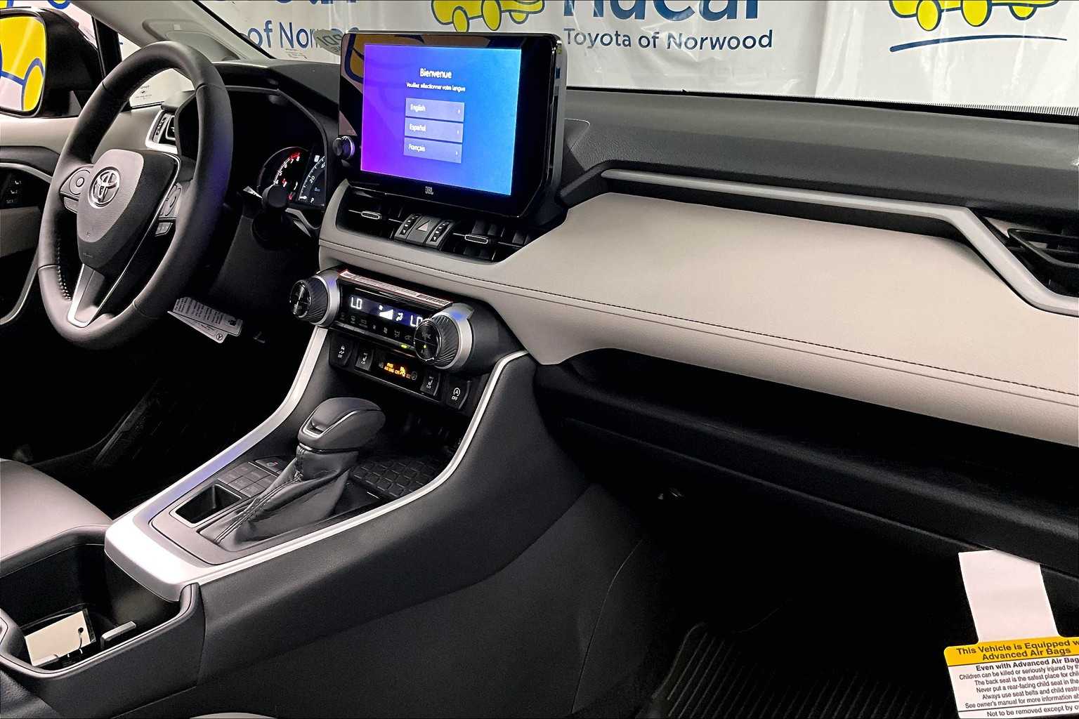 2025 Toyota RAV4 XLE Premium - Photo 10