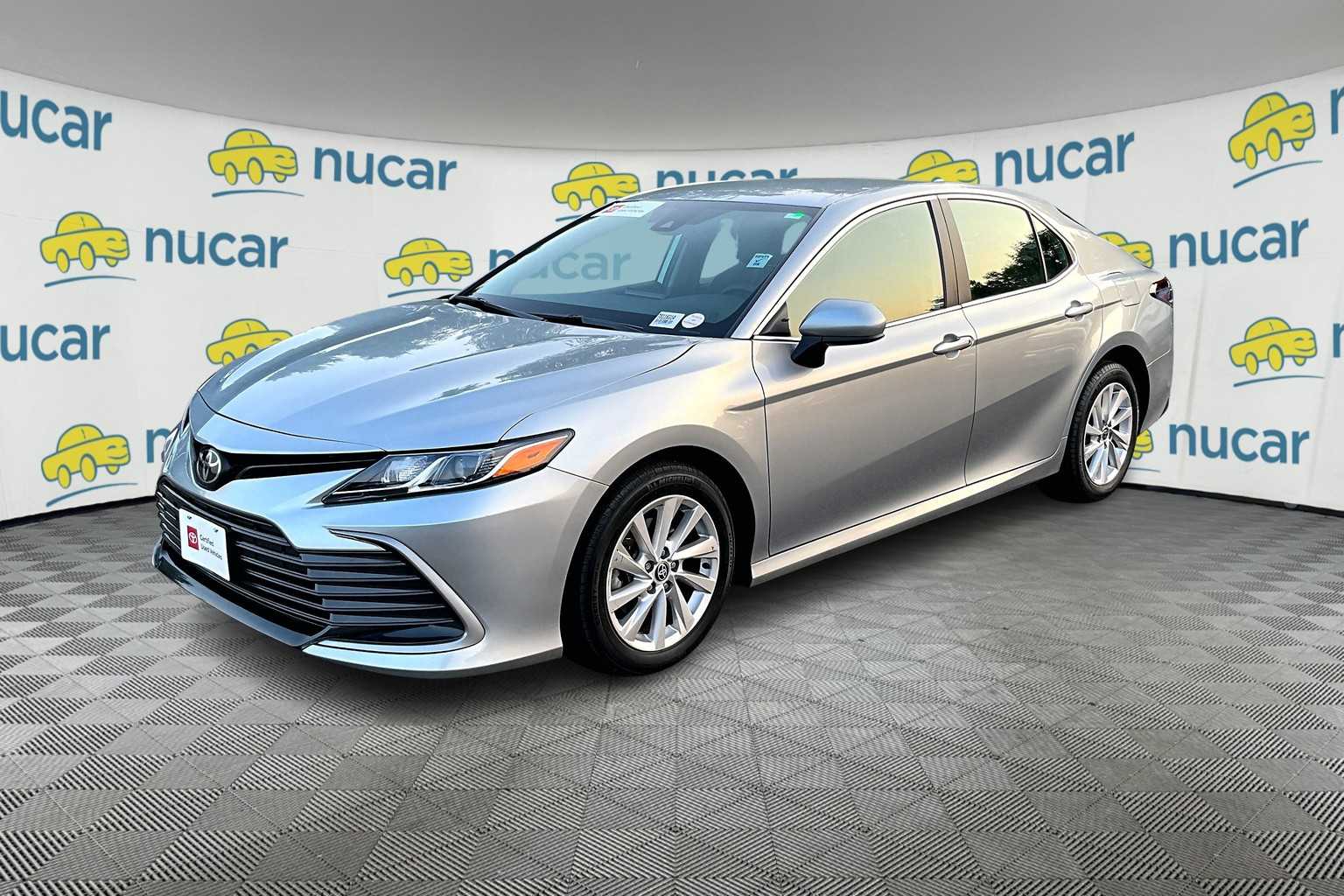 2023 Toyota Camry LE - Photo 2