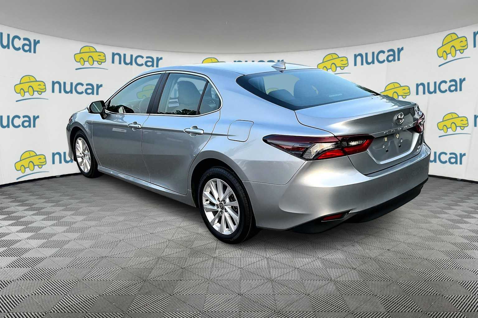 2023 Toyota Camry LE - Photo 3