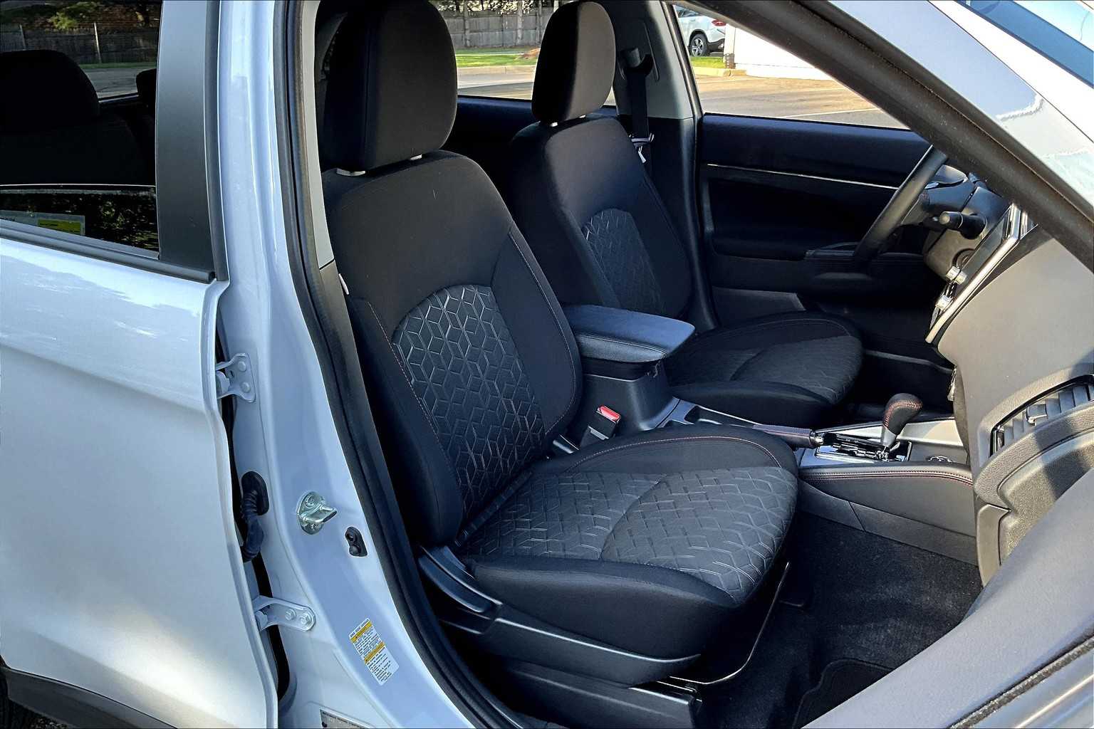 2024 Mitsubishi Outlander Sport LE - Photo 11