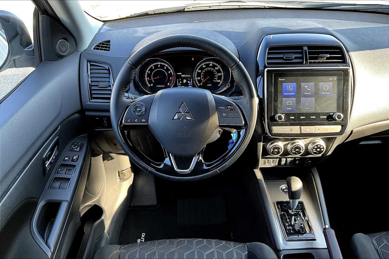 2024 Mitsubishi Outlander Sport LE - Photo 17