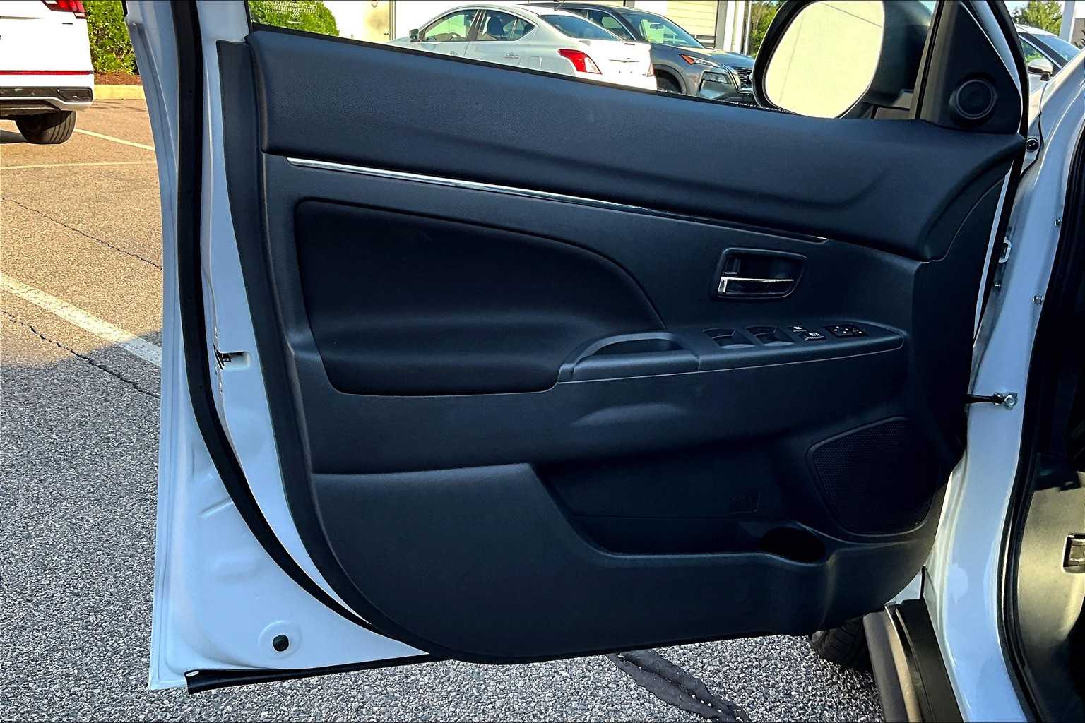 2024 Mitsubishi Outlander Sport LE - Photo 9