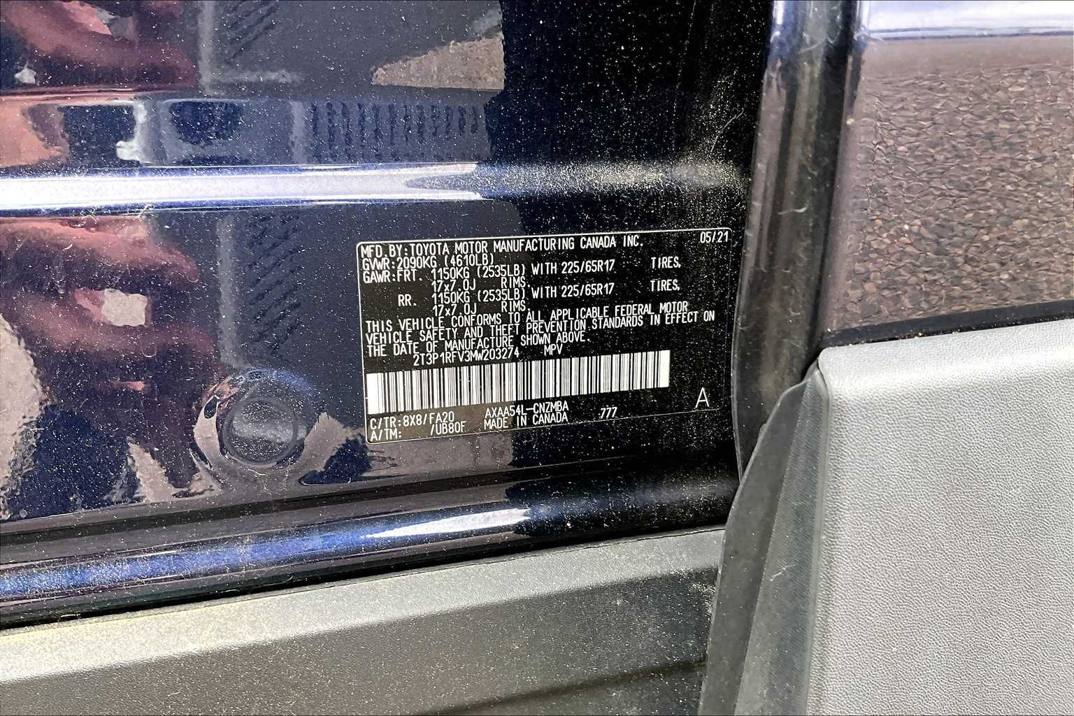 2021 Toyota RAV4 XLE - Photo 6