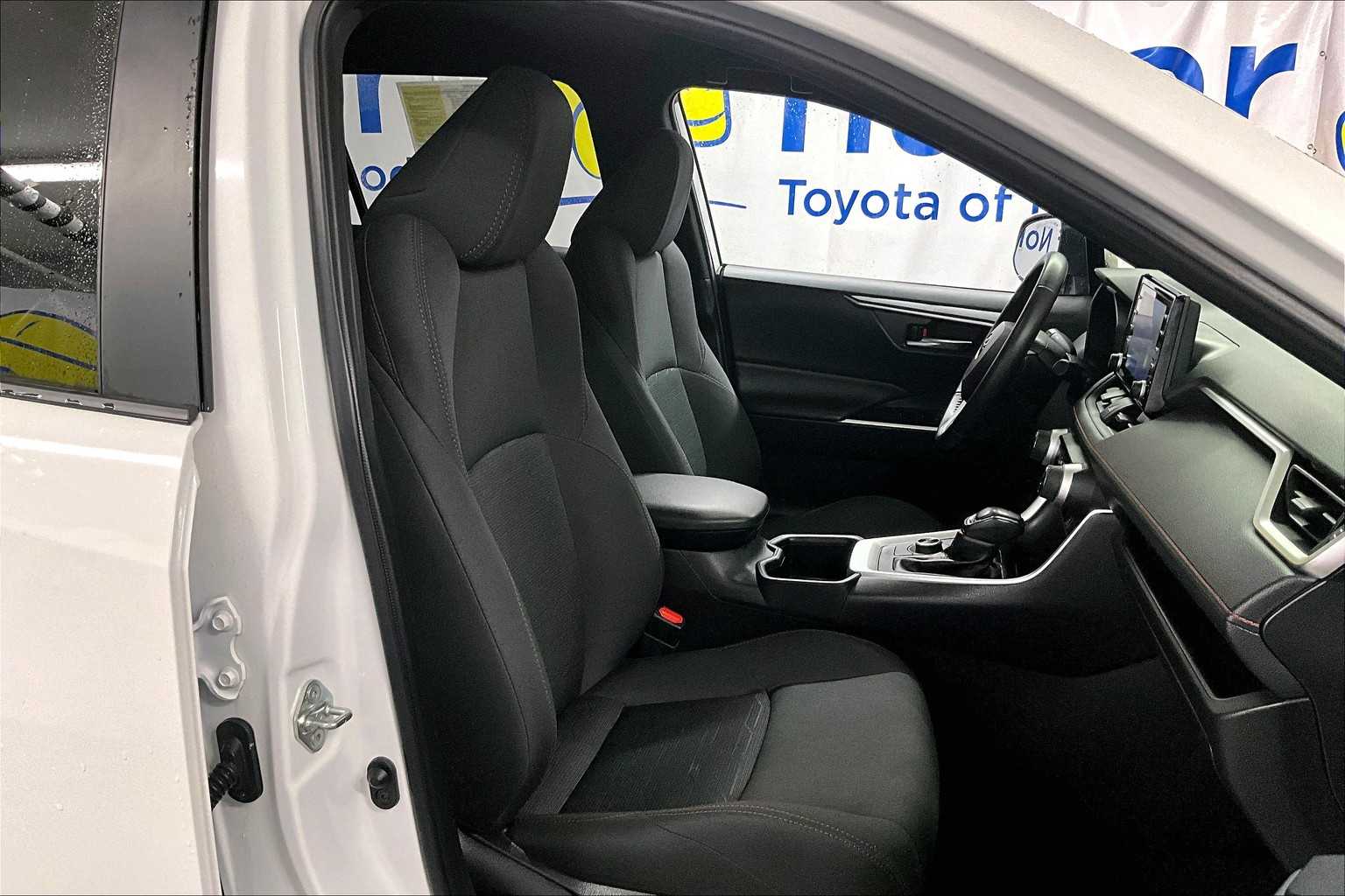 2022 Toyota RAV4 Prime SE - Photo 11