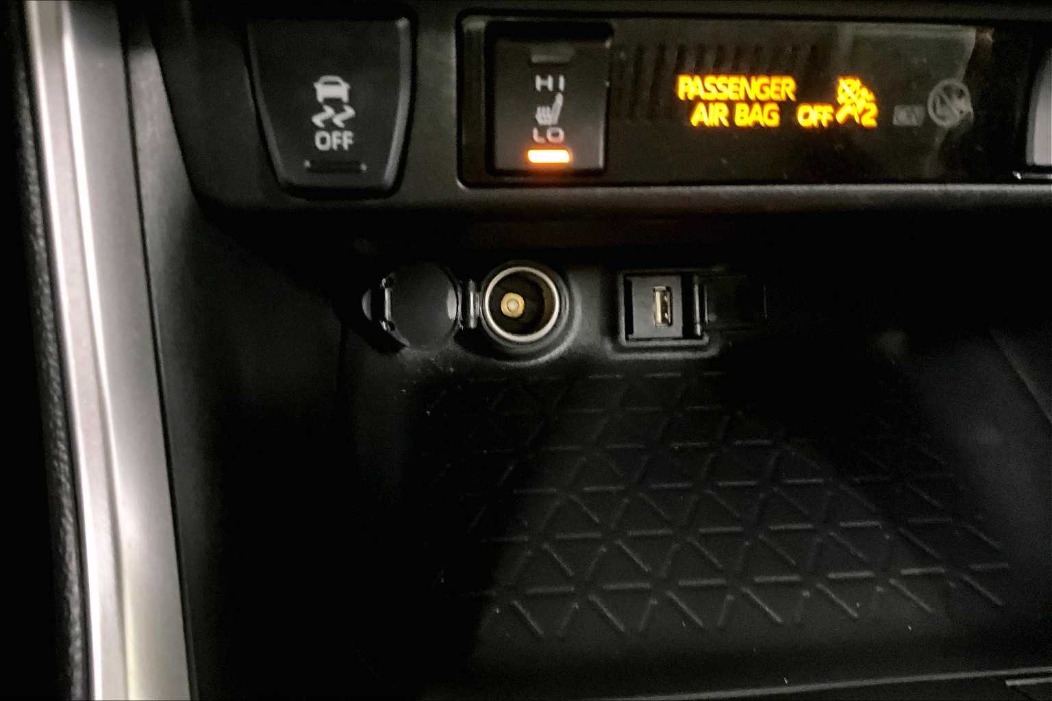 2022 Toyota RAV4 Prime SE - Photo 26