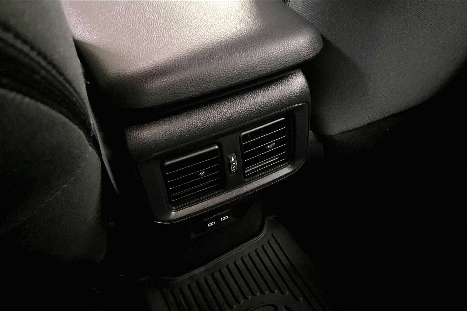2022 Toyota RAV4 Prime SE - Photo 27