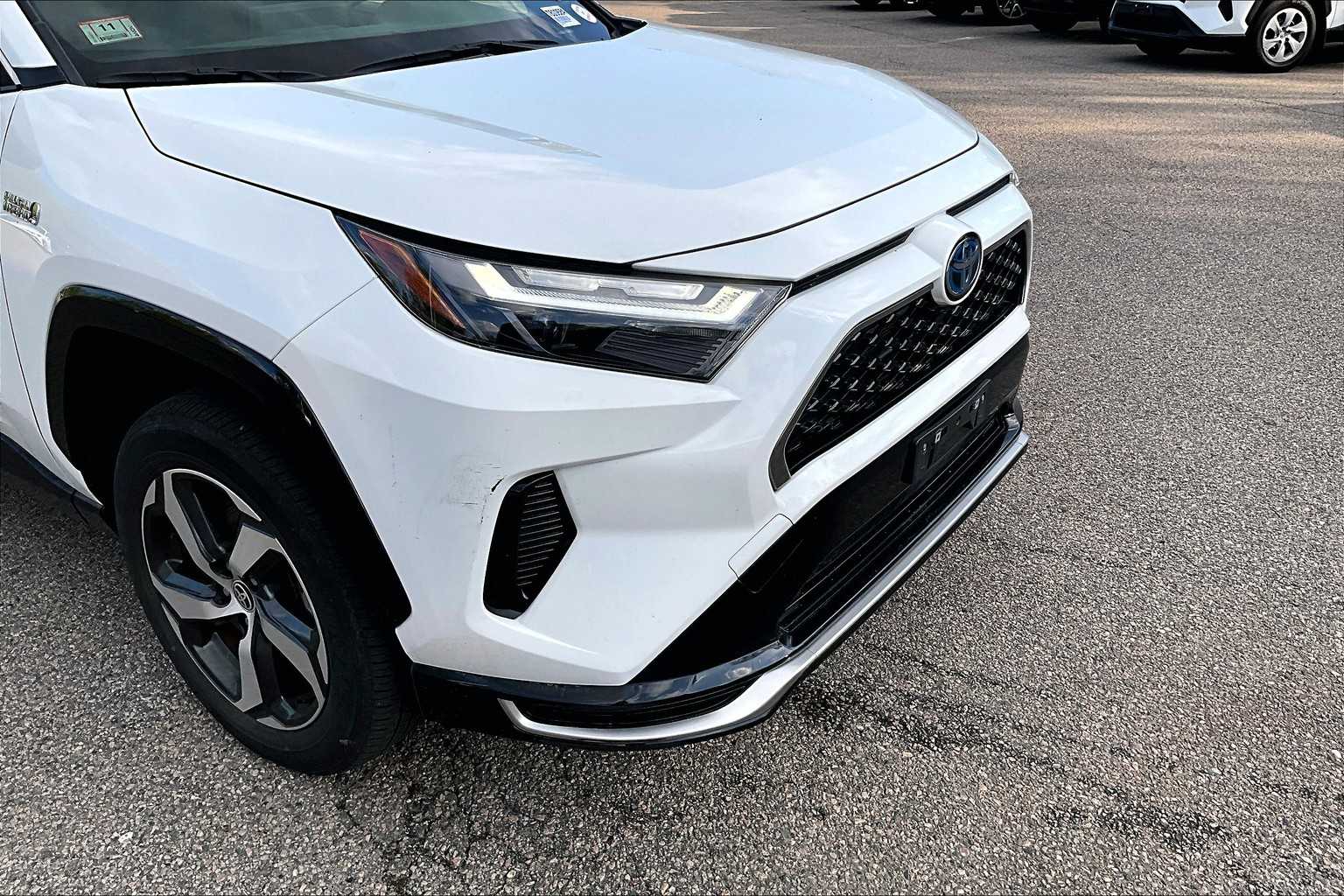 2022 Toyota RAV4 Prime SE - Photo 5