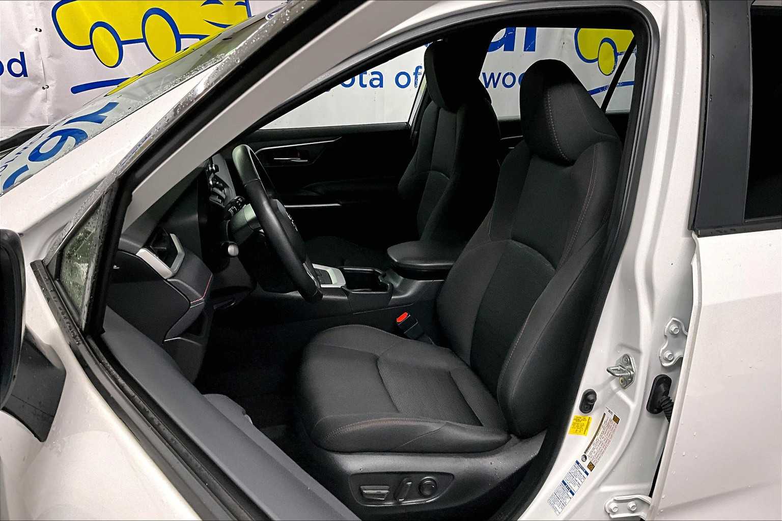 2022 Toyota RAV4 Prime SE - Photo 10