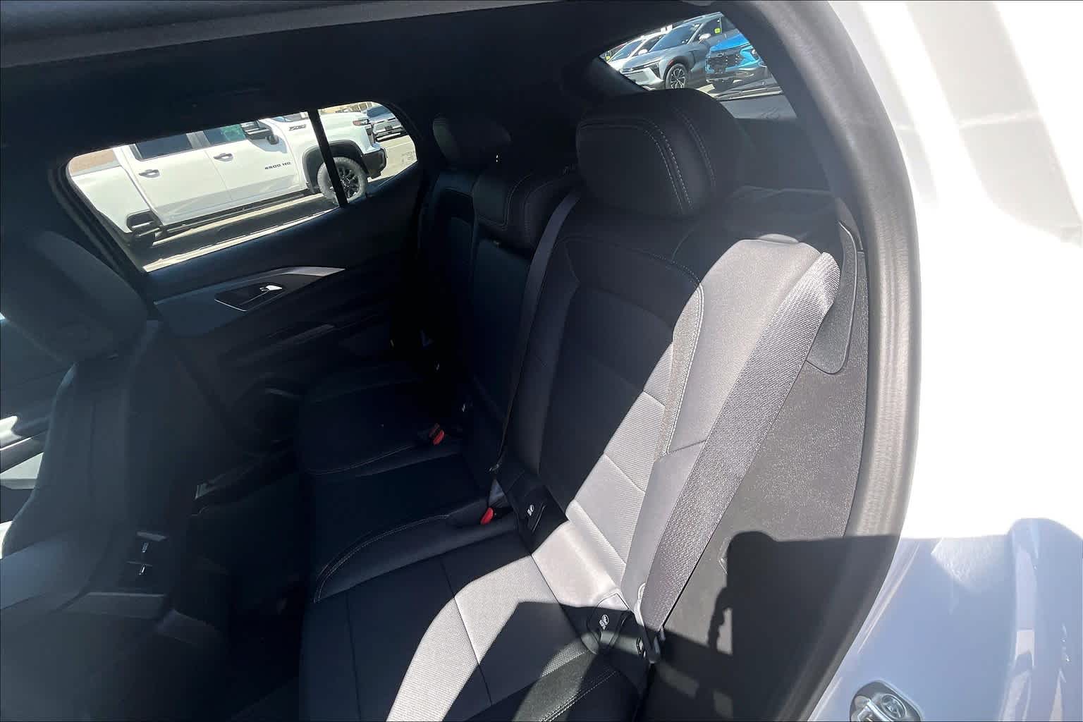 2025 Chevrolet Equinox EV LT - Photo 14
