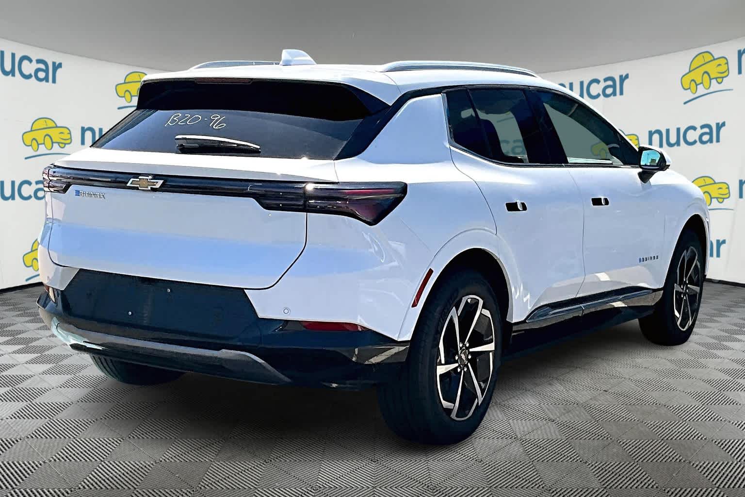 2025 Chevrolet Equinox EV LT - Photo 7