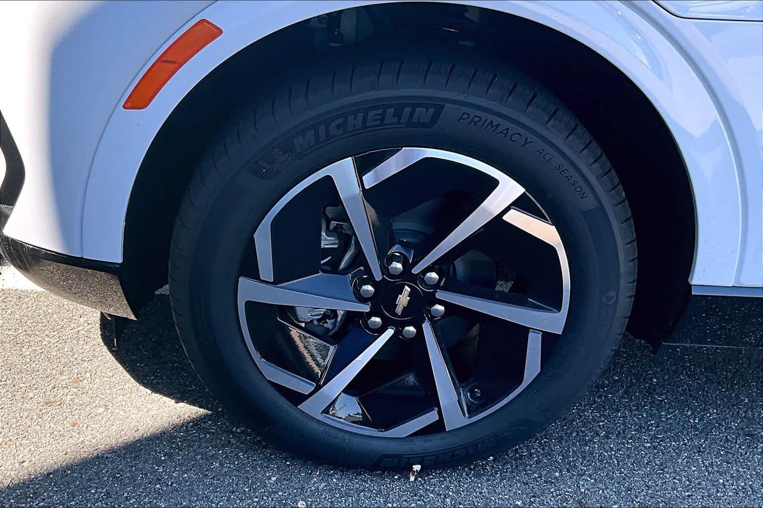 2025 Chevrolet Equinox EV LT - Photo 8