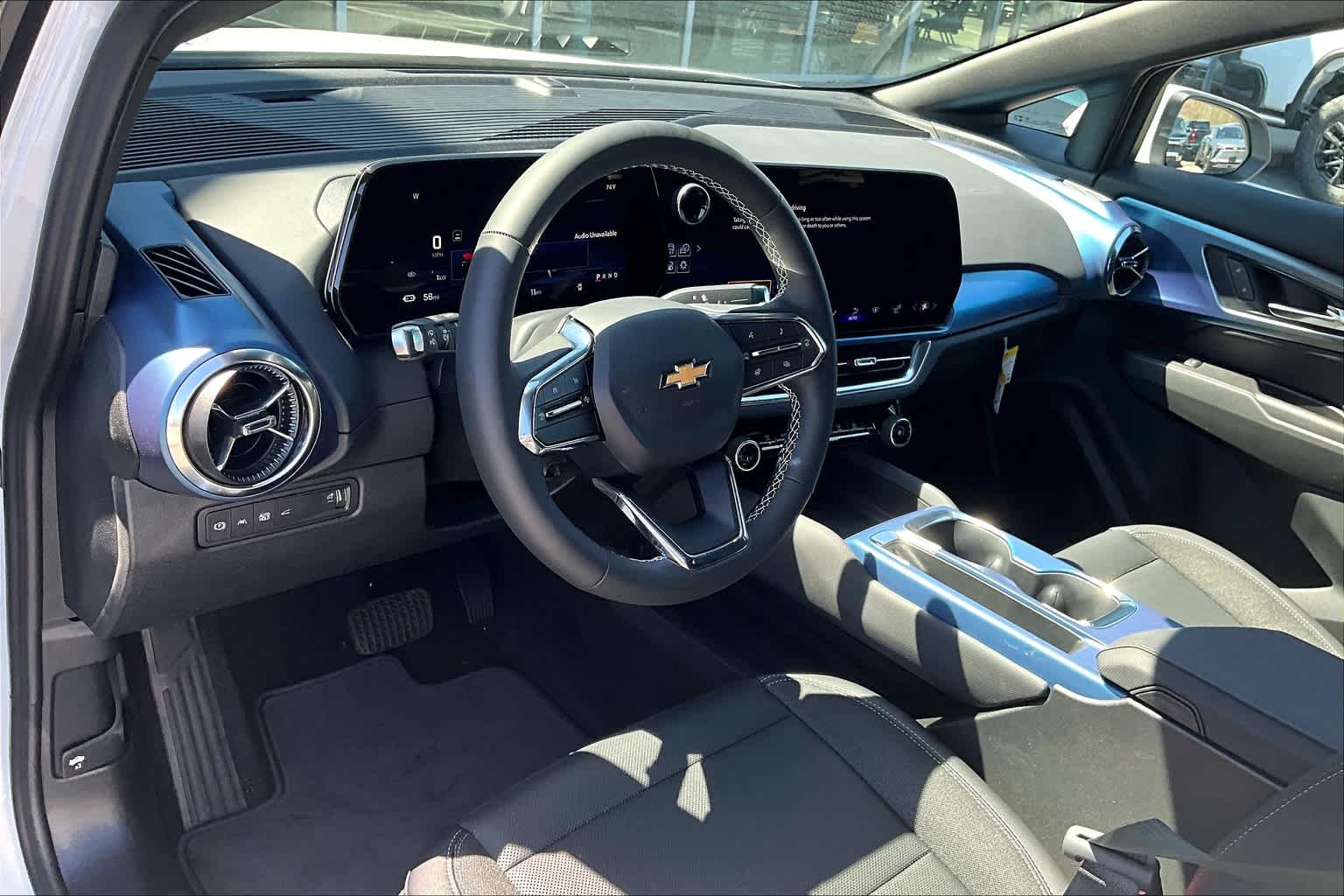 2025 Chevrolet Equinox EV LT - Photo 9
