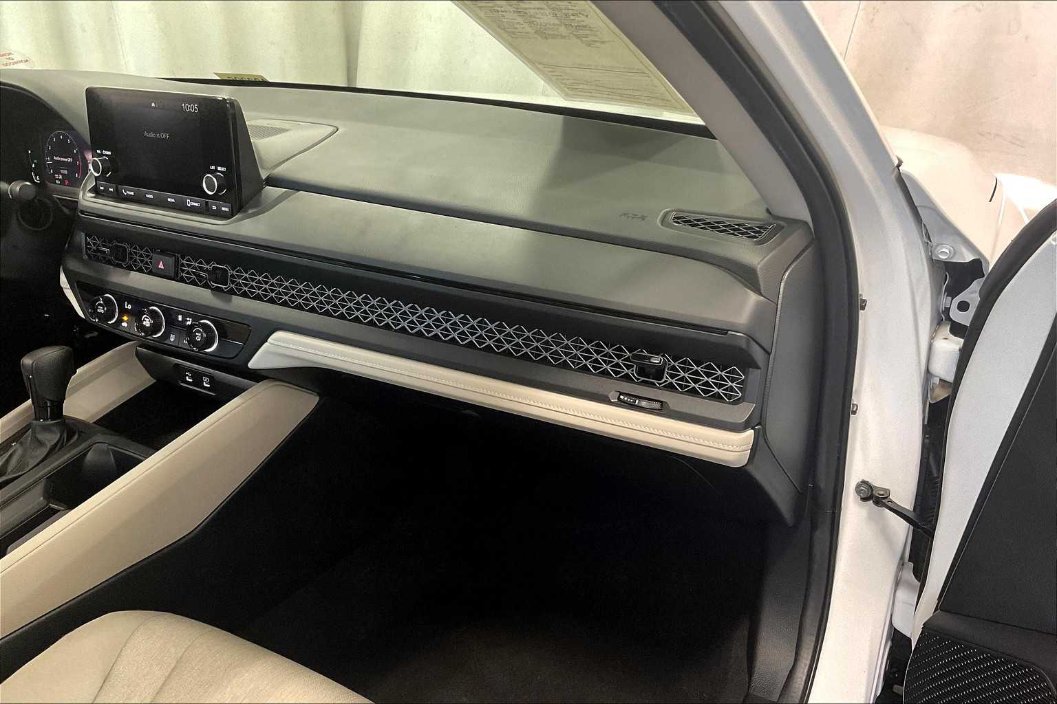 2024 Honda Accord LX - Photo 13