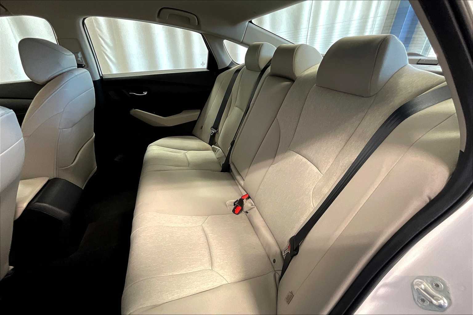 2024 Honda Accord LX - Photo 15