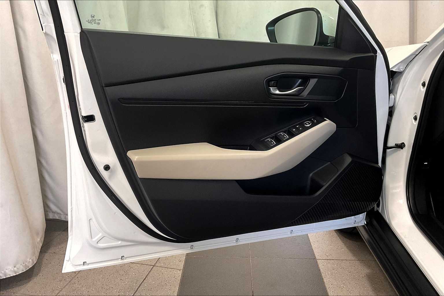 2024 Honda Accord LX - Photo 9