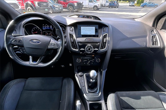 2016 Ford Focus RS - Photo 16