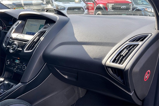 2016 Ford Focus RS - Photo 17