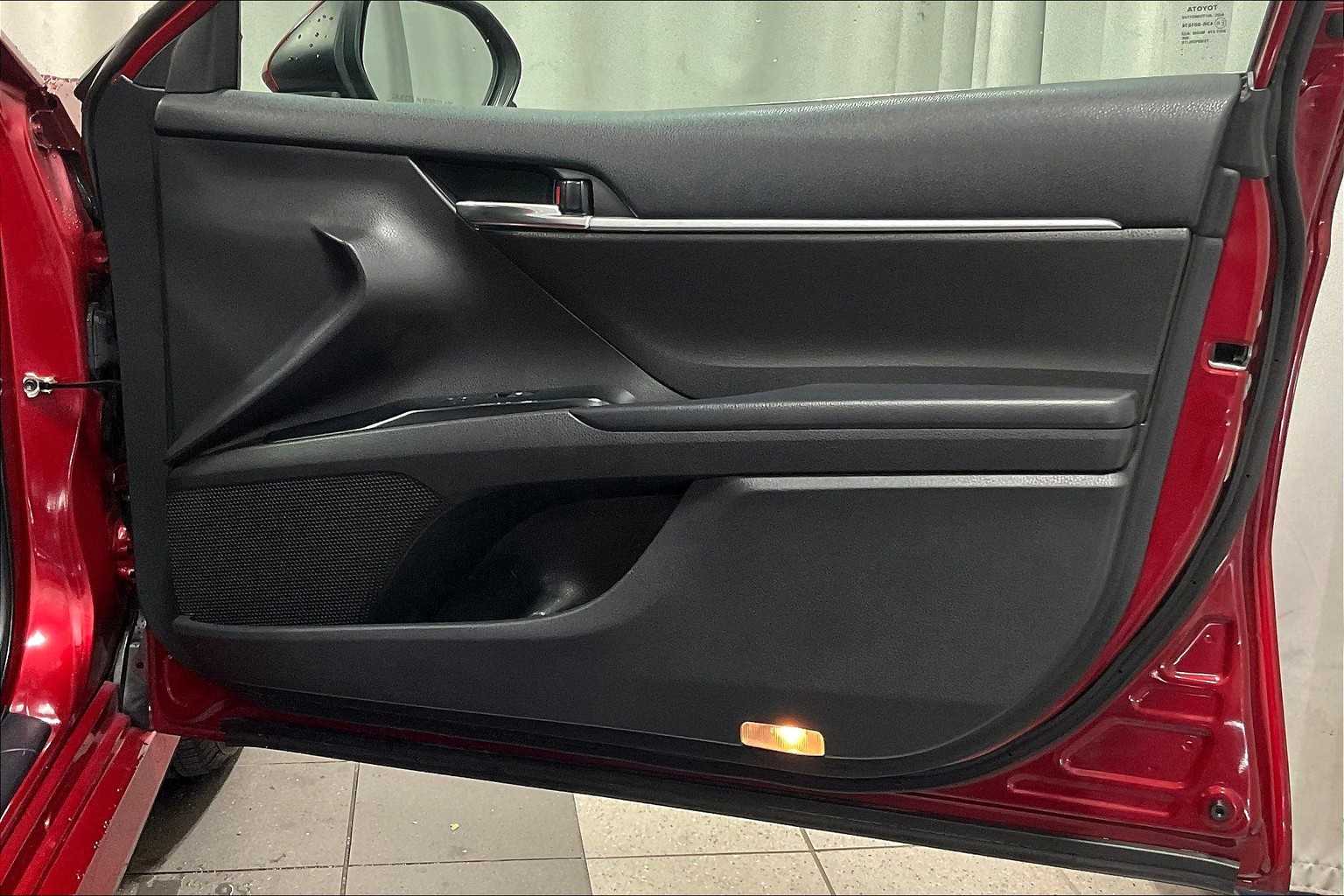 2019 Toyota Camry LE - Photo 12