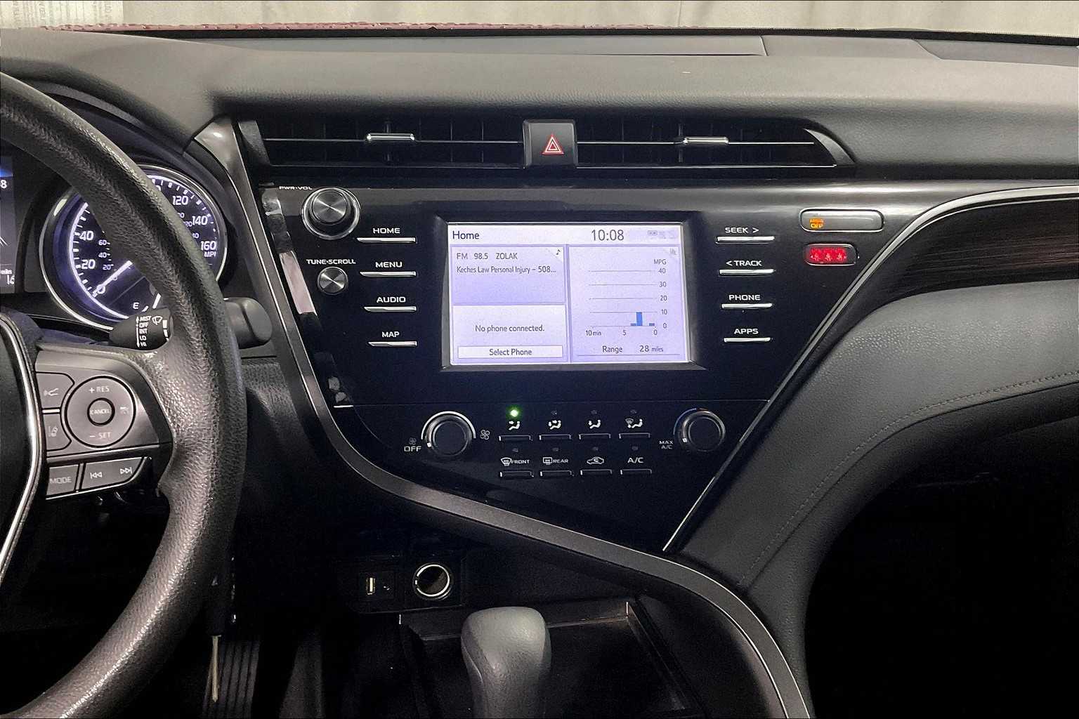2019 Toyota Camry LE - Photo 18