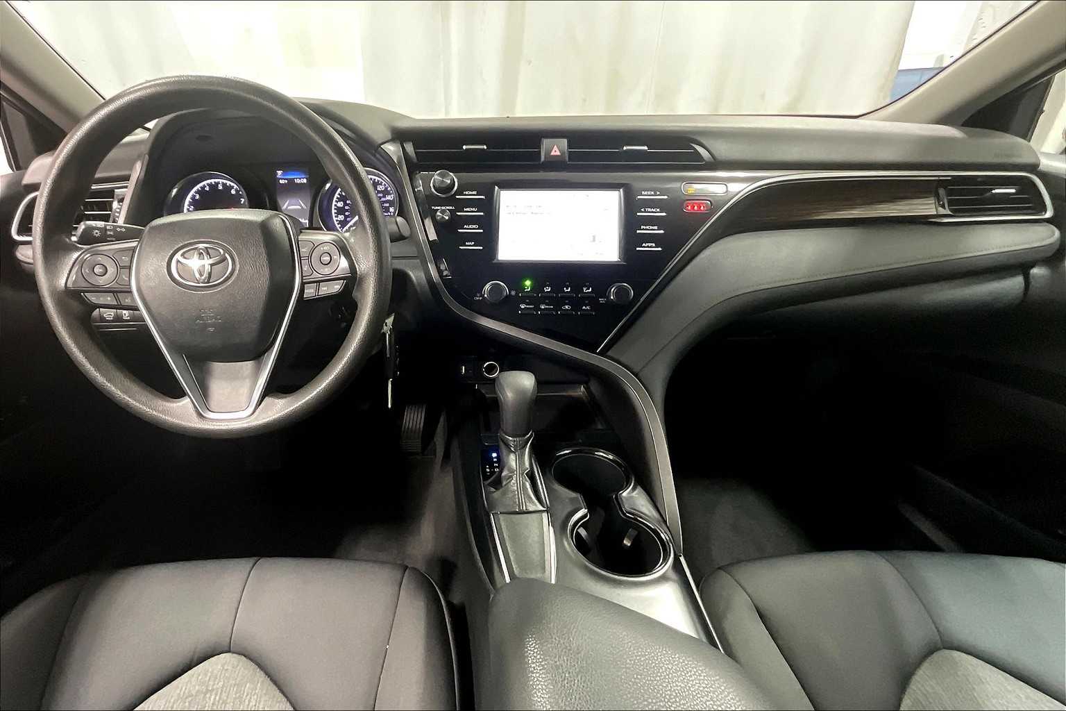 2019 Toyota Camry LE - Photo 21