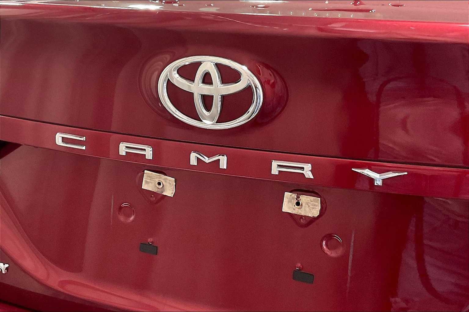 2019 Toyota Camry LE - Photo 28