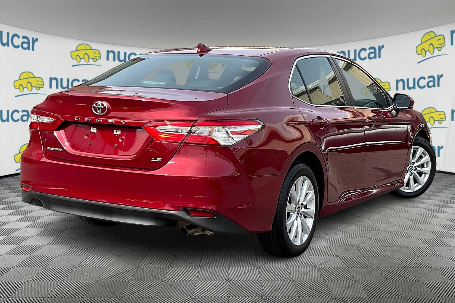 2019 Toyota Camry LE - Photo 6