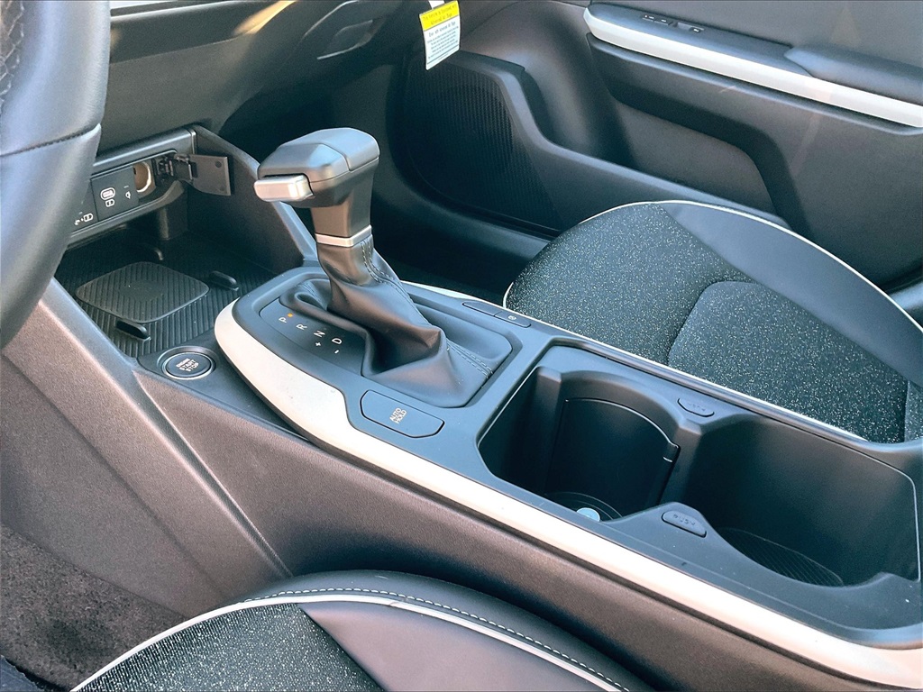 2025 Kia K4 GT-Line - Photo 14