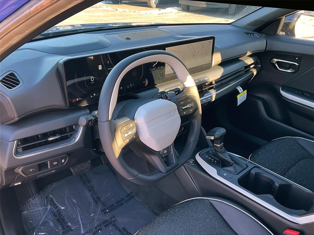 2025 Kia K4 GT-Line - Photo 9