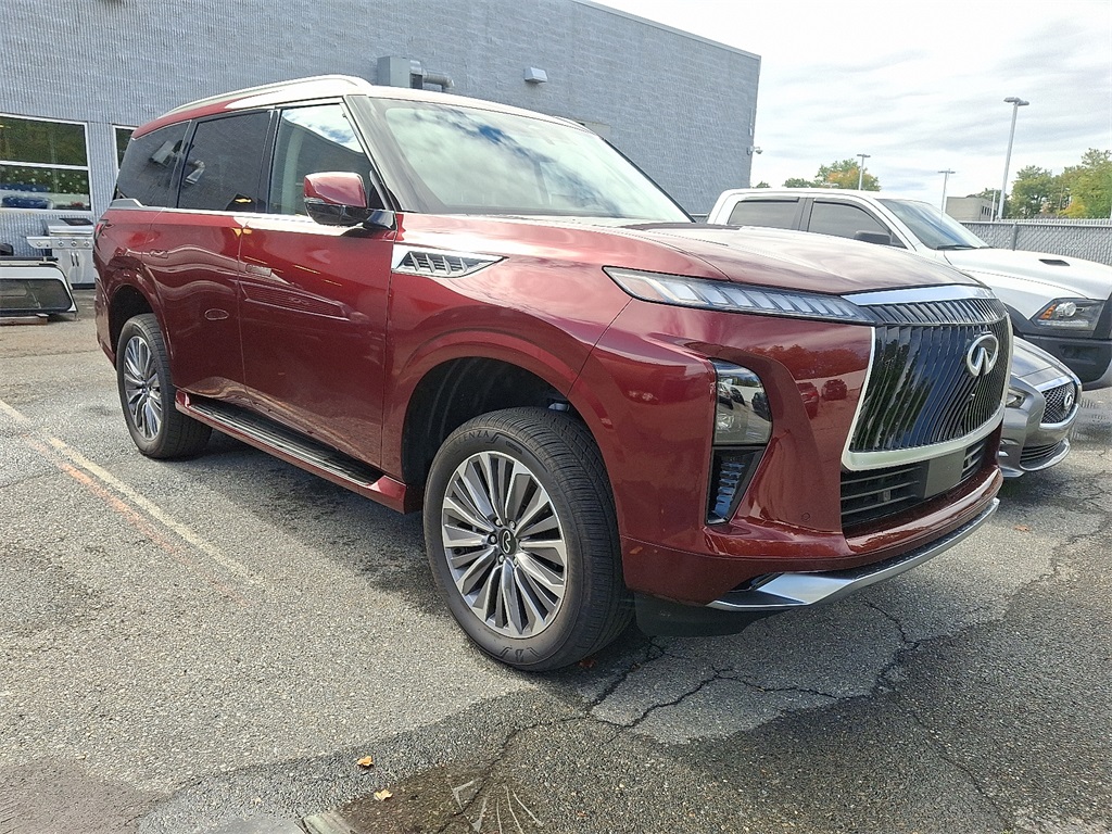 2025 INFINITI QX80 LUXE