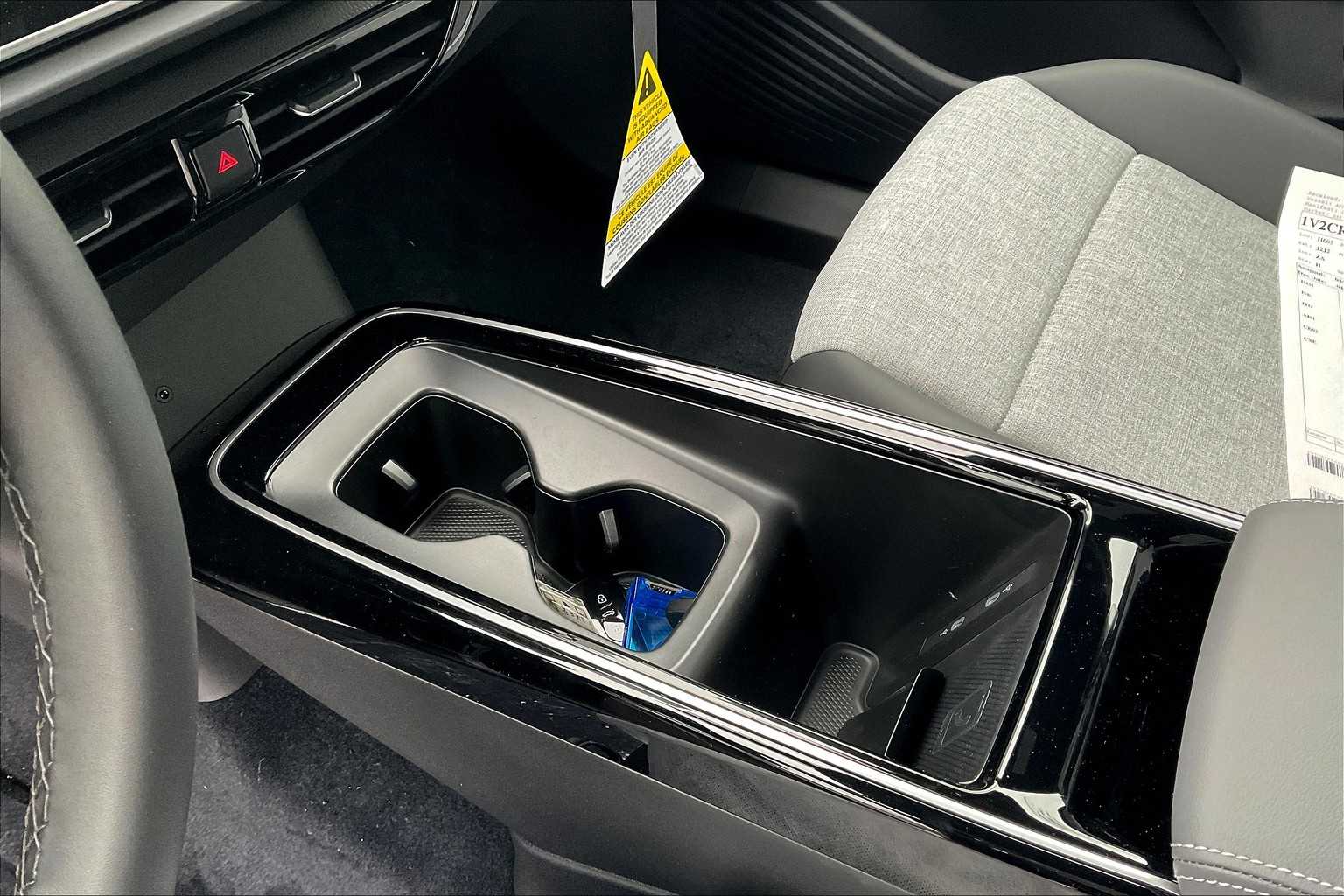 2025 Volkswagen ID.4 Pro - Photo 14
