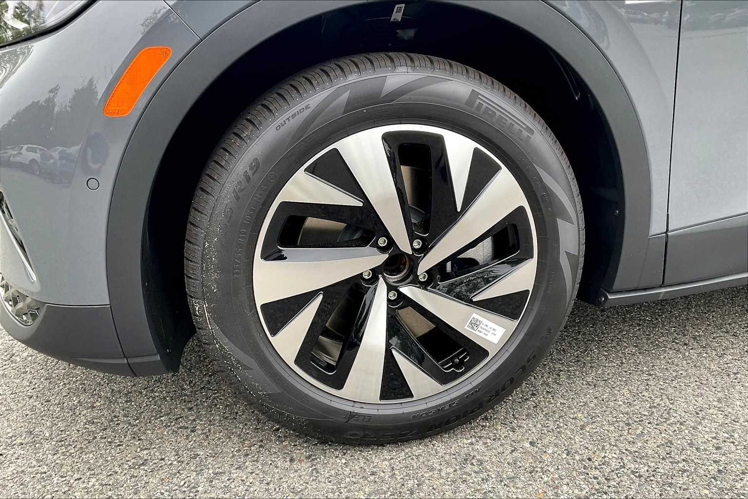 2025 Volkswagen ID.4 Pro - Photo 8