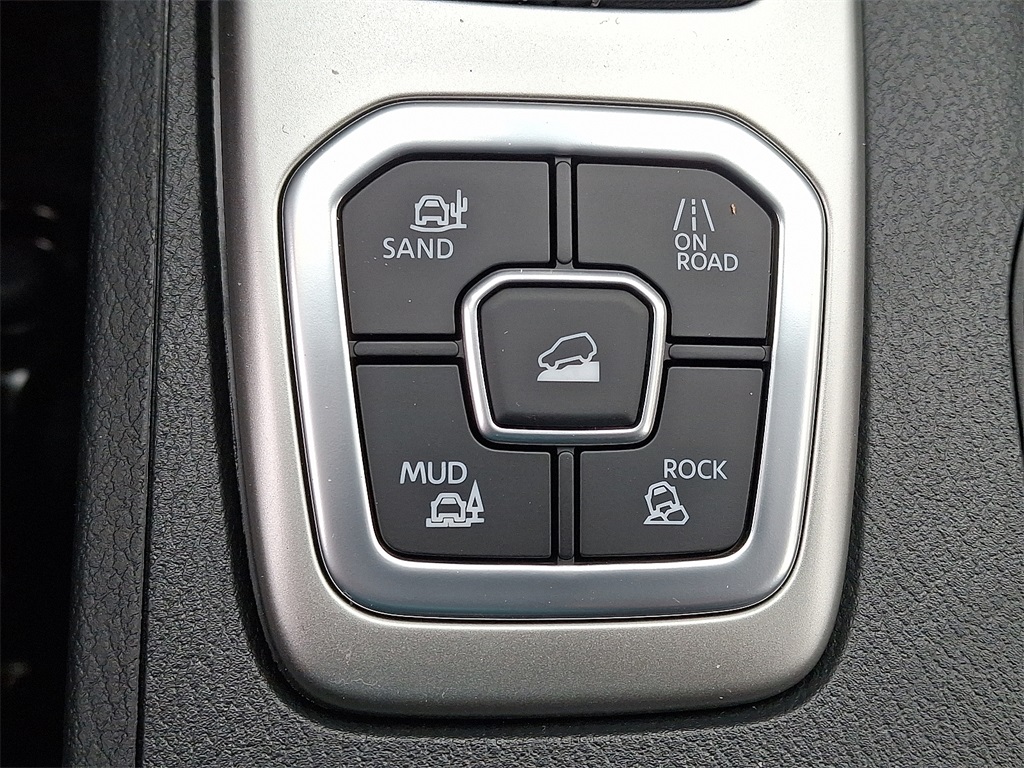 2026 Nissan Frontier SV - Photo 16